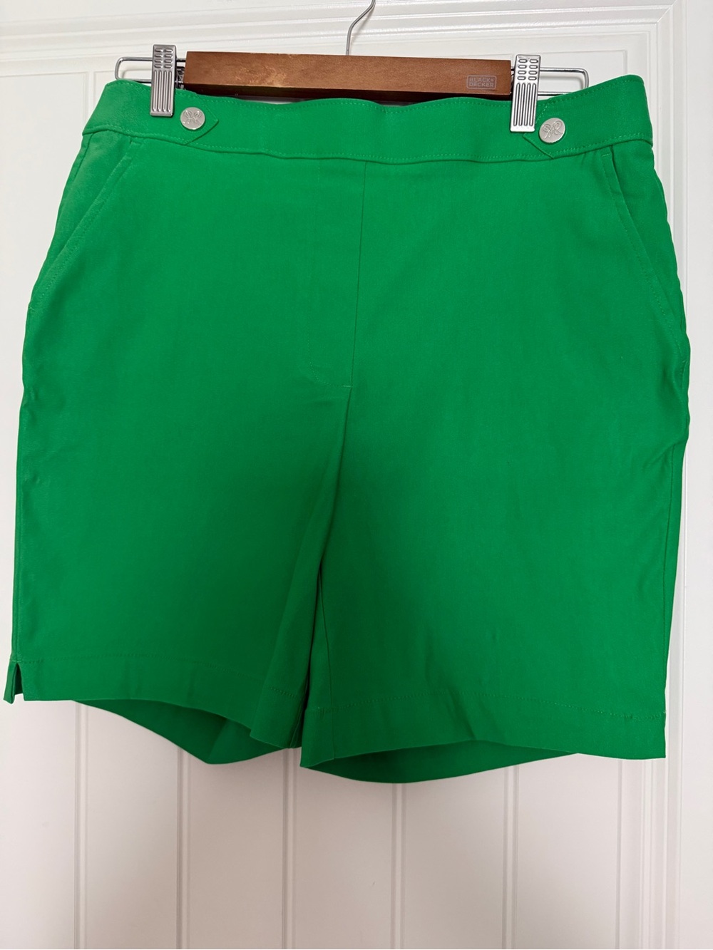 Classic Women's Green Stretch Shorts - Never Worn